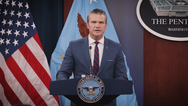 Гегсет: Якщо Іран спробує використати перемир’я для перегрупування своїх сил, то США завдадуть удару